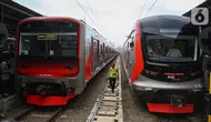 Di antaranya adalah KRL produksi perusahaan China CRRC Qingdao Sifang dan KRL baru produksi PT INKA (Persero). (Liputan6.com/Angga Yuniar)