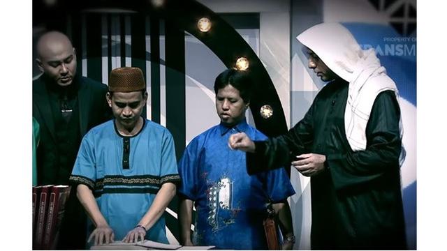 Mengaku dalam Perjalanan Mualaf, Ini 5 Potret Deddy Corbuzier Bareng Ustaz