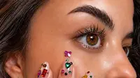 Gem Nails, Tren Kuku Bling-bling yang Kembali Populer