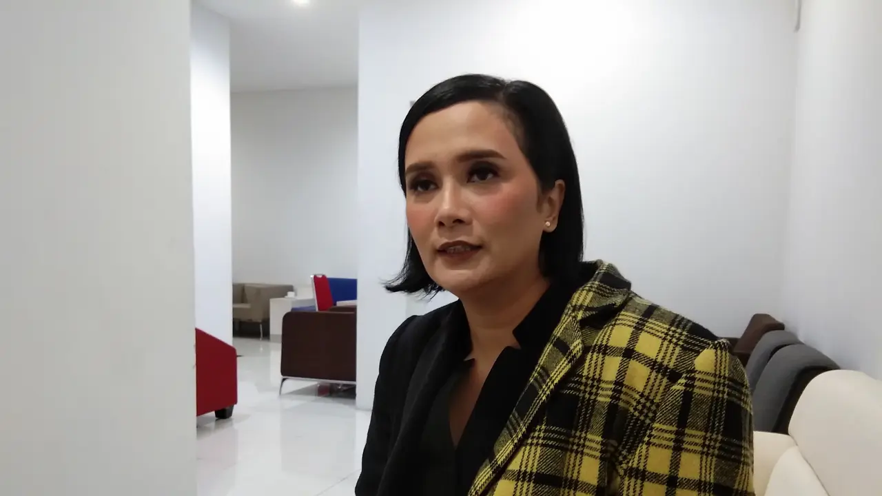 Lia Candrasari