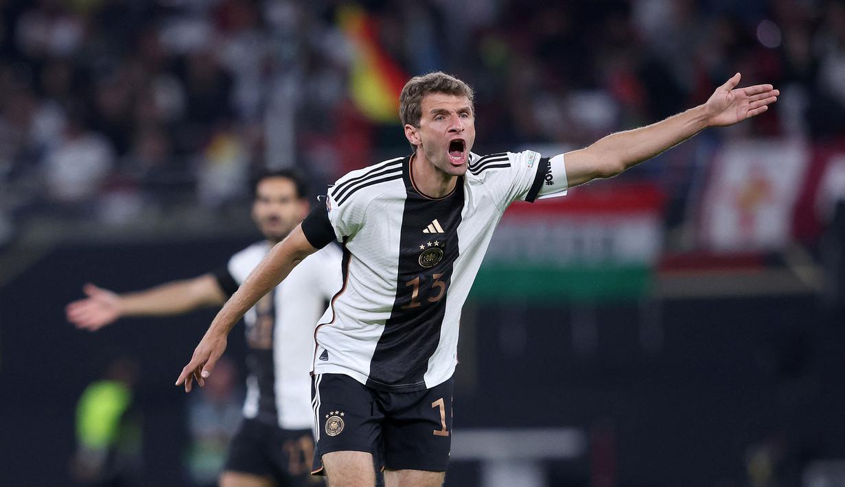 Piala Dunia 2022 akan segera bergulir pada 20 November 2022. Pentas sepak bola terbesar di dunia ini tak hanya menyuguhkan persaingan dari para bintang saja, melainkan juga dari beberapa pemain senior andalan negaranya. Berikut deretan pemain dengan koleksi caps terbanyak dari masing-masing tim di Grup E Piala Dunia 2022. (AFP/Ronny Hartmann)