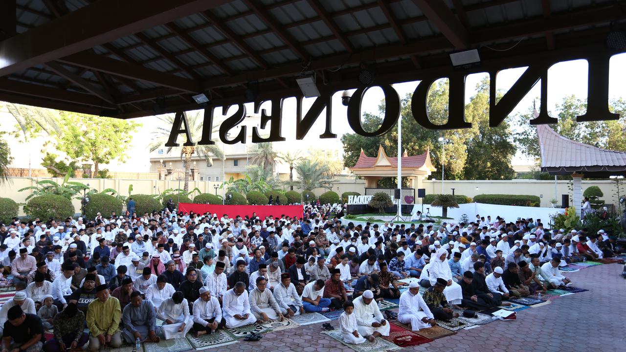 1.525 Warga Negara Indonesia (WNI) di Jeddah dan sekitarnya berkumpul untuk merayakan Idul Fitri 1445 H pada Rabu, 10 April 2024 di Konsulat Jenderal Republik Indonesia di Jeddah (KJRI Jeddah). (Dok Kemlu RI)