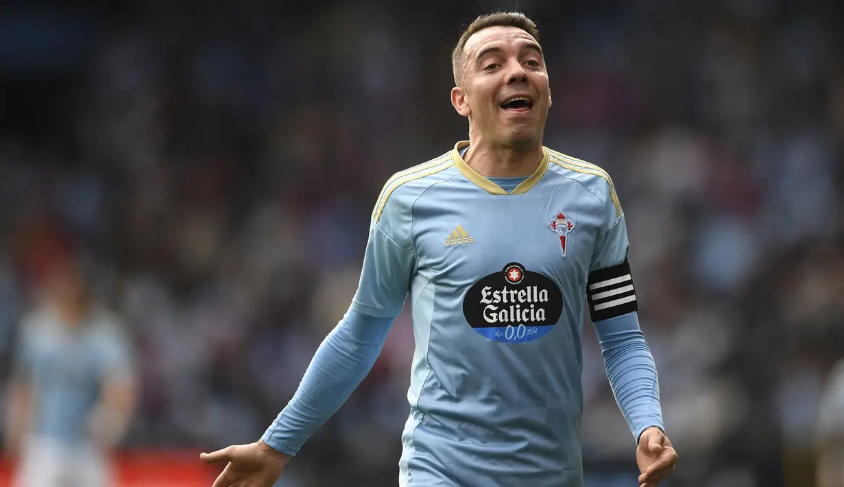 Iago Aspas tercatat hanya semusim bermain di Liga Inggris bersama Liverpool pada 2013/2014 setelah didatangkan dari Celta Vigo. Tampil dalam 14 laga di Liga Inggris, tak satu gol pun dicetaknya. Sempat dipinjamkan semusim ke Sevilla pada 2014/2015, ia akhirnya dilepas The Reds secara permanen ke klub lamanya Celta Vigo pada 2015/2016. Tak disangka, ia tampil tajam sejak kembali ke Celta Vigo. Hingga kini, ia telah tampil dalam 281 laga bersama Celta Vigo pada periode keduanya di Liga Spanyol dengan mencetak total 133 gol. (AFP/Miguel Riopa)