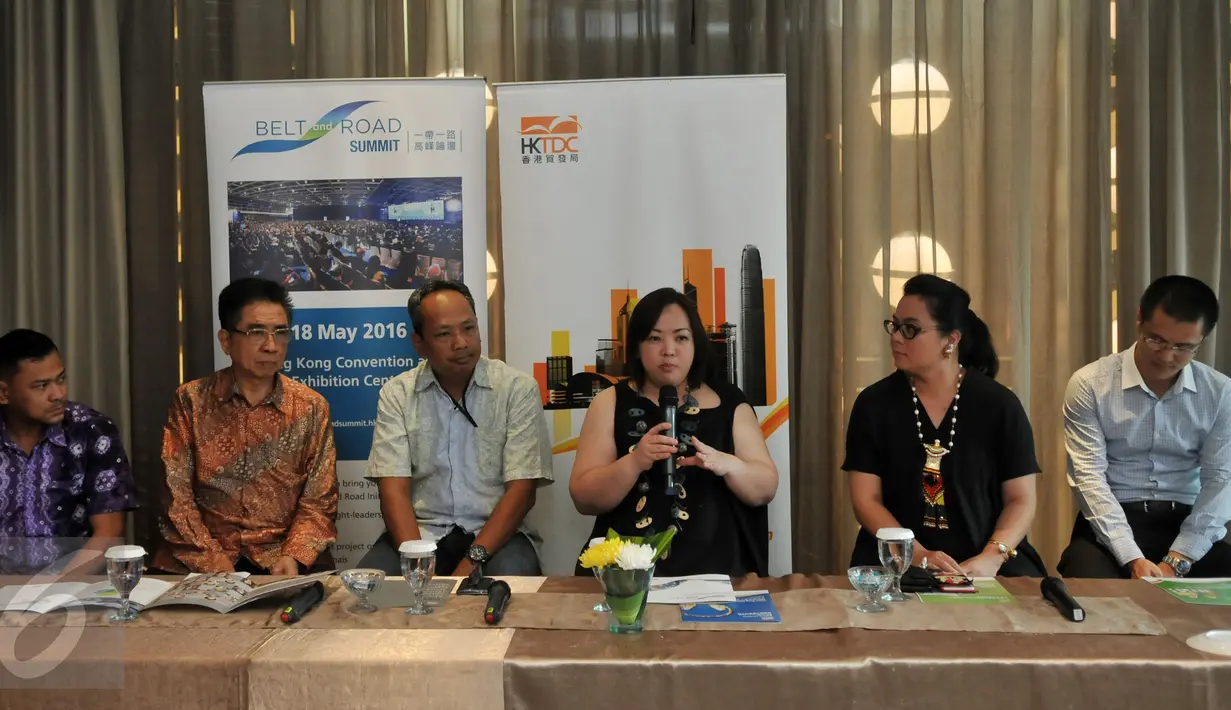 Para pelaku bisnis pameran produk Indonesia di Hongkong saat jumpa pers di Penang Bistro, Jakarta, (25/2). Leung Kwan Ho, menyoroti bagaimana Pelaku Bisnis di Indonesia dapat melakukan Pameran Produk Indonesia di Hongkong. (Liputan6.com/Johan Tallo)