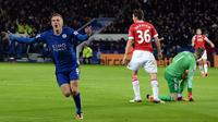 Sedangkan bomber Leicester, Jamie Vardy, mencetak 34 gol dan membawa klubnya juara Premier League musim lalu. (AFP/Oli Scarff)