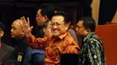 Irman Gusman melambaikan tangan kepada para koleganya saat meraih suara terbanyak saat voting kedua pemilihan Ketua DPD RI 2014-2019 di Kompleks Parlemen gedung Nusantara V, Jakarta, (Liputan6.com/Helmi Fithriansyah)