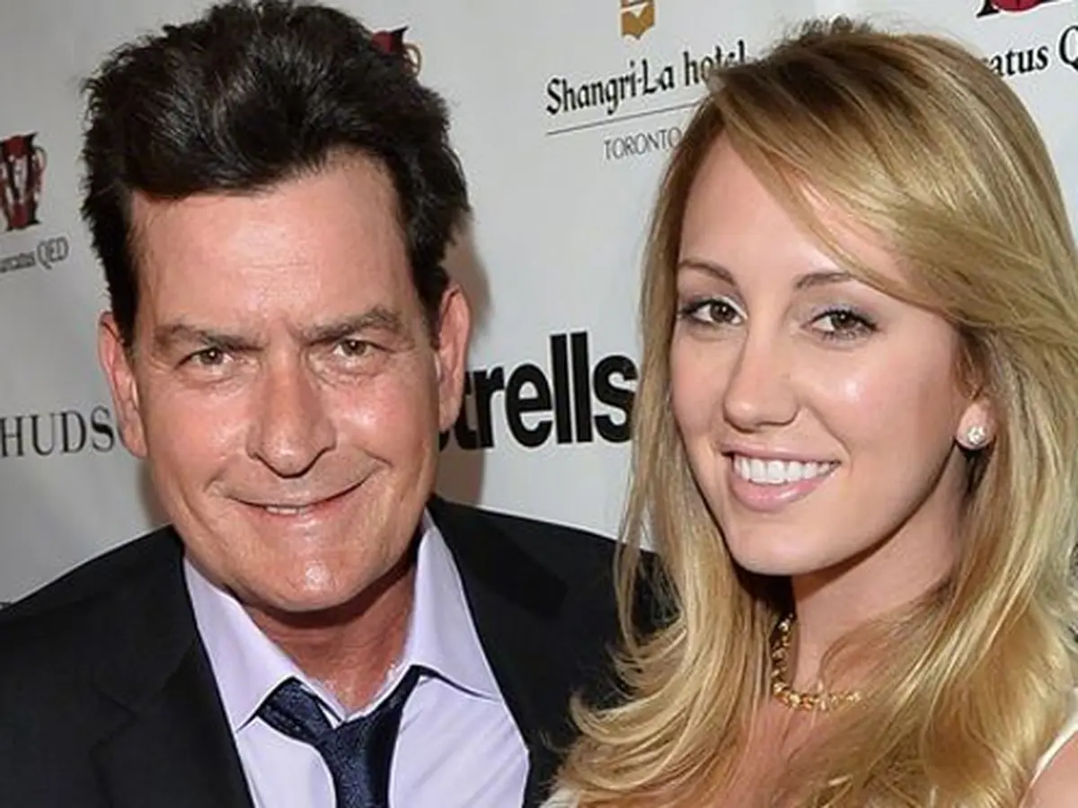 Bintang Porno Ini Dihantui Ketakutan Kena HIV dari Charlie Sheen - ShowBiz  Liputan6.com