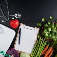 Kolesterol menjadi ancaman menakutkan karena beresiko terkena penyakit jantung, jaga pola hidup untuk menghindari hal ini. (Foto:Freepik/Jcomp)