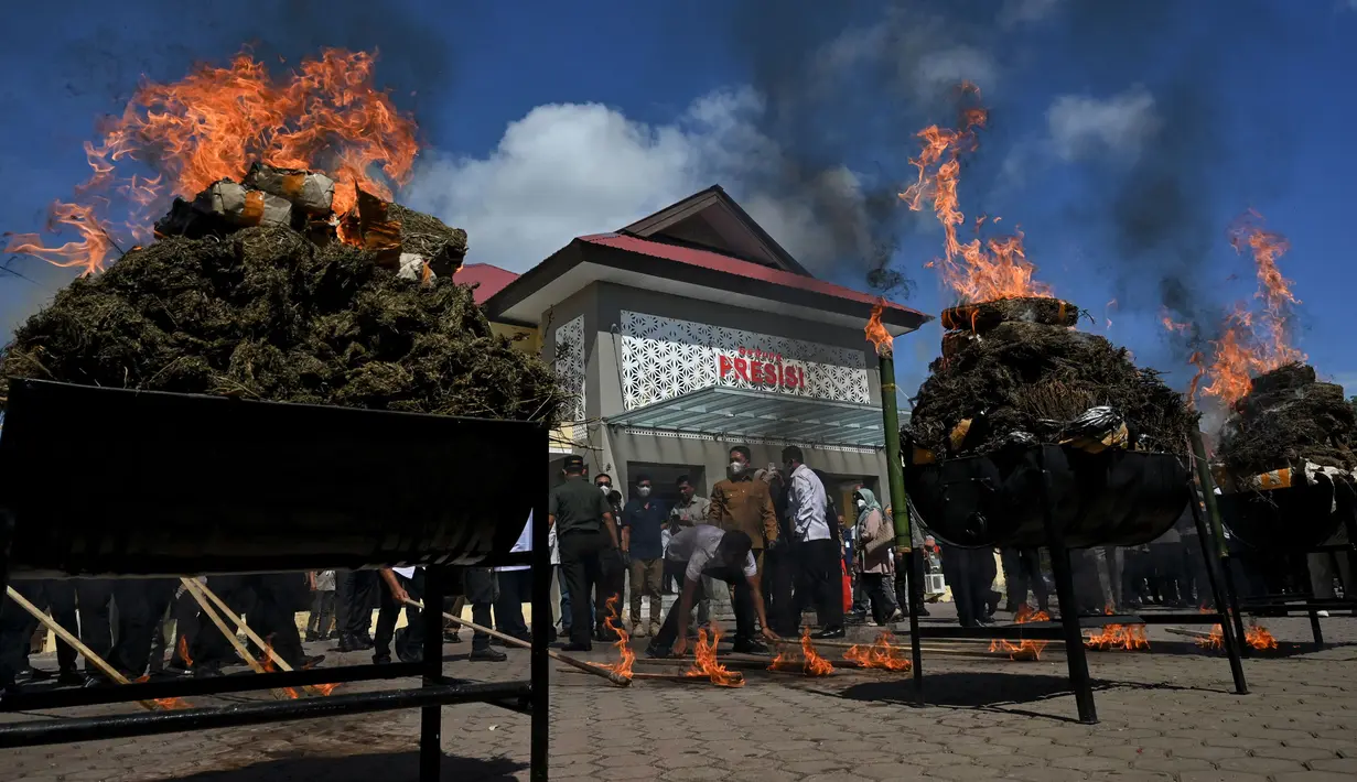 Narkotika yang masuk ke wilayah Aceh akan kemabali diedarkan ke sejumlah kota-kota besar di Indonesia. (CHAIDEER MAHYUDDIN/AFP)