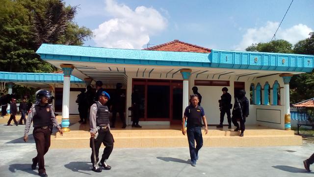 Ketika Salah Gerebek Polisi Berbuah Jus Sirsak