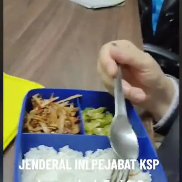 Viral Jenderal Pejabat di Kantor Presiden Bawa Makanan Buatan Istri, Tuai Pujian Warganet