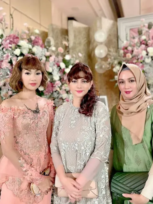 Dina Lorenza dan Cut Keke (Instagram/dinalorenza1975)