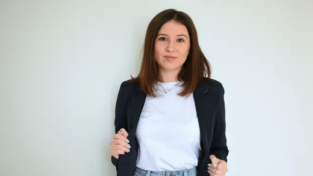 Tips Berpakaian Sopan dan Kasual Saat Akan Bertemu dengan Orang Penting