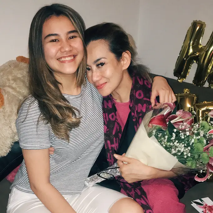 Mengaku Rindu Sang Mama, Ini 6 Potret Hangat Aaliyah Massaid dan Reza Artamevia