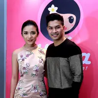 Trend artis yang ingin pernikahannya dibuat live tak membuat pasangan Glenn Alynskie dan Chelsea Olivia tertarik. (Wimbarsana Kewas/Bintang.com)