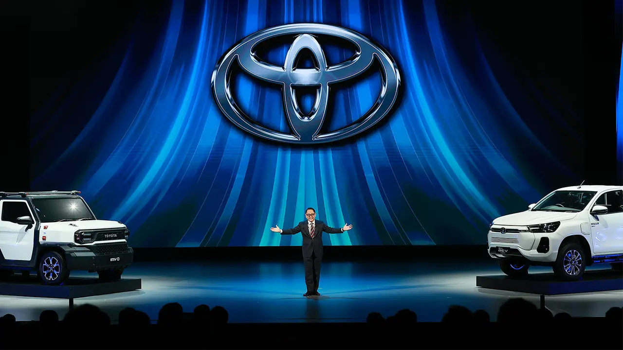 Toyota Pamer Hilux Listrik di Thailand (Carscoops)