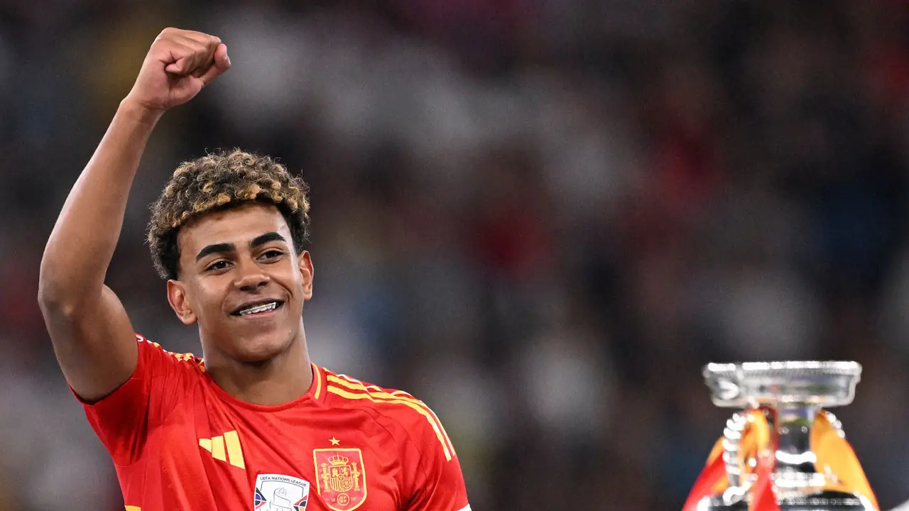 Lamine Yamal Rengkuh Trofi Pemain Muda Terbaik Euro 2024