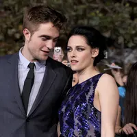 Banyak orang yang merasa bahagia mendengan Robert Pattinson dan Kristen Stewart akhirnya bertemu usai 5 tahun berpisah. (KEVIN WINTER / GETTY IMAGES NORTH AMERICA / AFP)