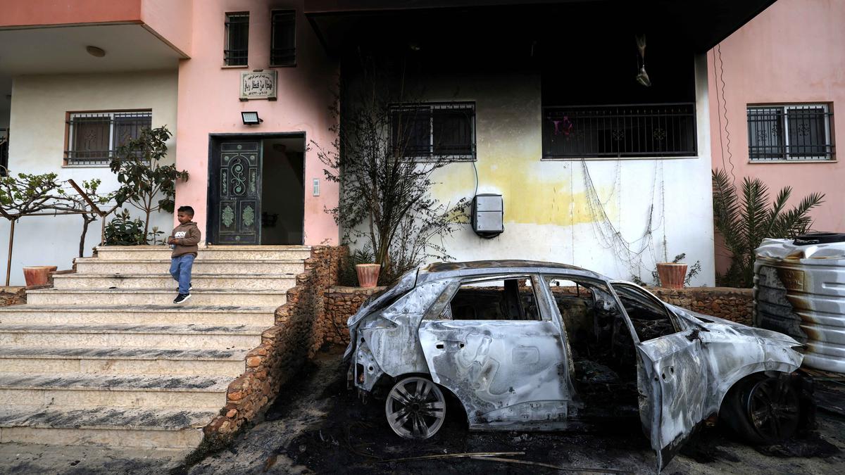 Pemukim Israel Kembali Serang Desa-desa Palestina di Tepi Barat