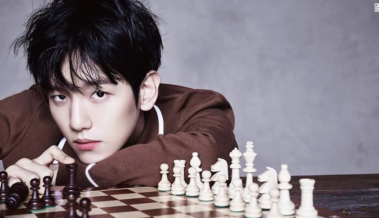 Permintaan maaf tersebut langsung ia ucapkan melalui akun Instagram-nya pada Selasa (2/1/2018). (Foto: koreaboo.com)