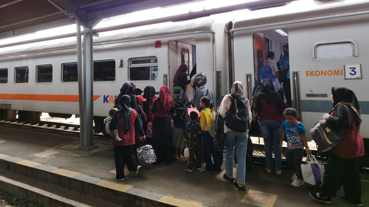 Tiket Kereta Api di Palembang Nyaris Ludes Jelang Isra Mikraj dan Imlek