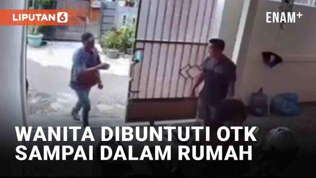 Seorang wanita menjadi korban kuntit pria tidak dikenal. Insiden terekam CCTV rumah wanita tersebut dan viral. Wanita itu memarkirkan motornya usai sang ayah membuka gerbang garasi. Tak lama kemudian pelaku ikut masuk dan menyalami ayah wanita itu.