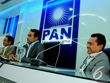 Fraksi PAN menggelar konferensi pers di Kantor Fraksi PAN, Komplek Parlemen, Jakarta, Selasa (4/11/2014).(Liputan6.com/Andrian M Tunay)