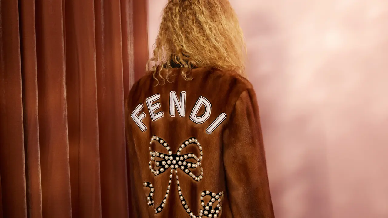 Esensi Klasik dan Feminin dengan Koleksi Terbaru Fendi