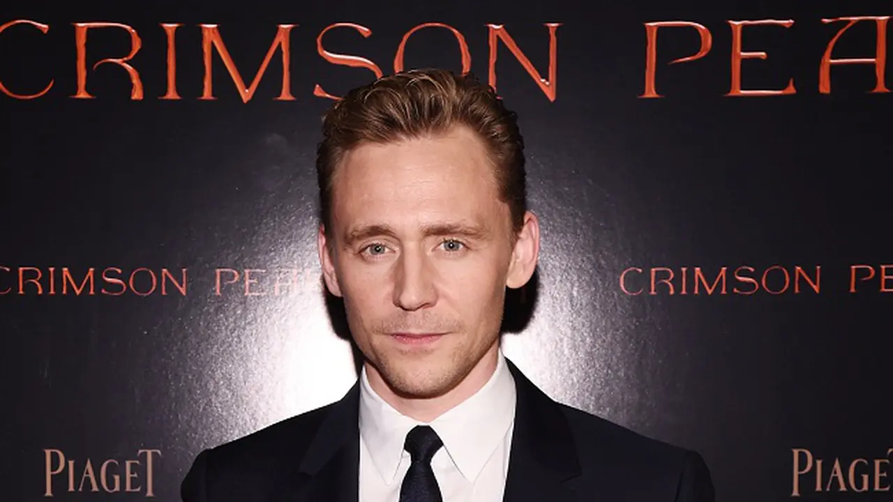 [Bintang]  Tom Hiddleston