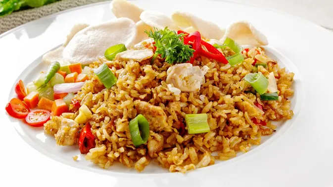 Resep Nasi Goreng Telur Sederhana Enak Banget - Food Fimela.com