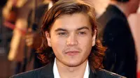Cekik Bos Film di Sundance, Aktor Emile Hirsch Masuk Bui