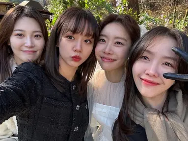 Girl's Day nangis sampai mata sembab. (Foto: Instagram/ hyeri_0609)