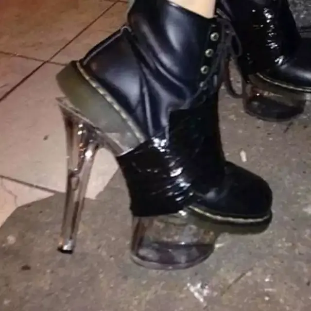 6 Potret Tali Sepatu yang Absurd Ini Bikin Tepuk Jidat, Nyeleneh