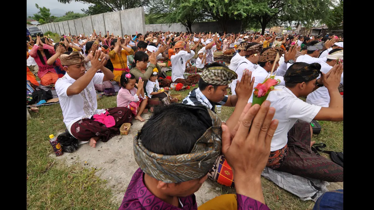 Upacara Melasti di Palu - 0315 1