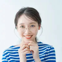 ilustrasi perempuan tersenyum/maruco/Shutterstock