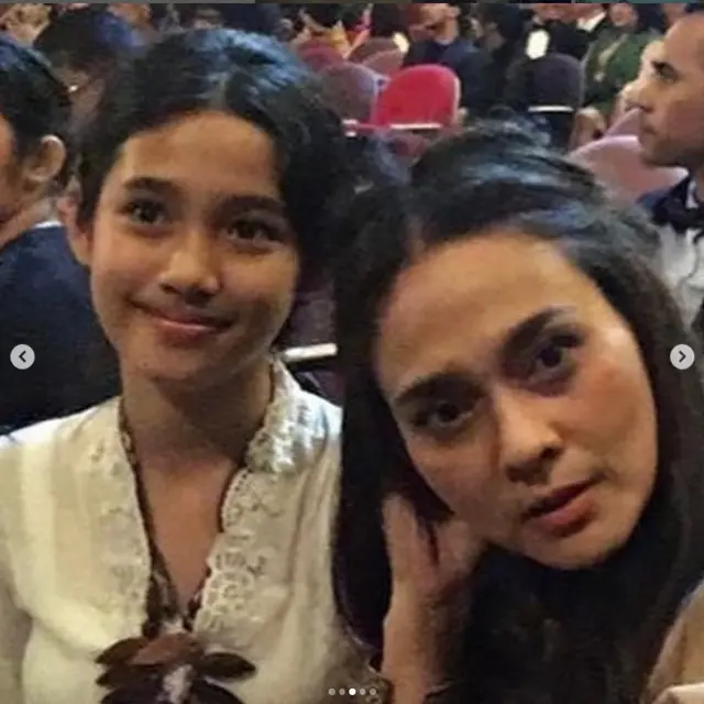 Ikuti Jejak Sang Ibunda, Ini 6 Potret Kebersamaan Nurra Datau dan Ine Febriyanti