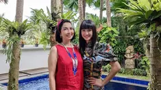 Kerap disibukan dengan aktivitasnya yang padat, Raline Shah kerap membagikan potret kegiatannya dalam media sosial Instagram. Sudah tidak heran para netizen melihat Raline Shah kerap bolak-balik ke dari luar negeri dalam menjalani kesibukannya tersebut. Seperti halnya beberapa waktu lalu saat Raline berada di Amerika, saat ini ia pun tengah berada di Bali merayakan Imlek bersama ibunda. (Liputan6.com/IG/@roseline_abu)