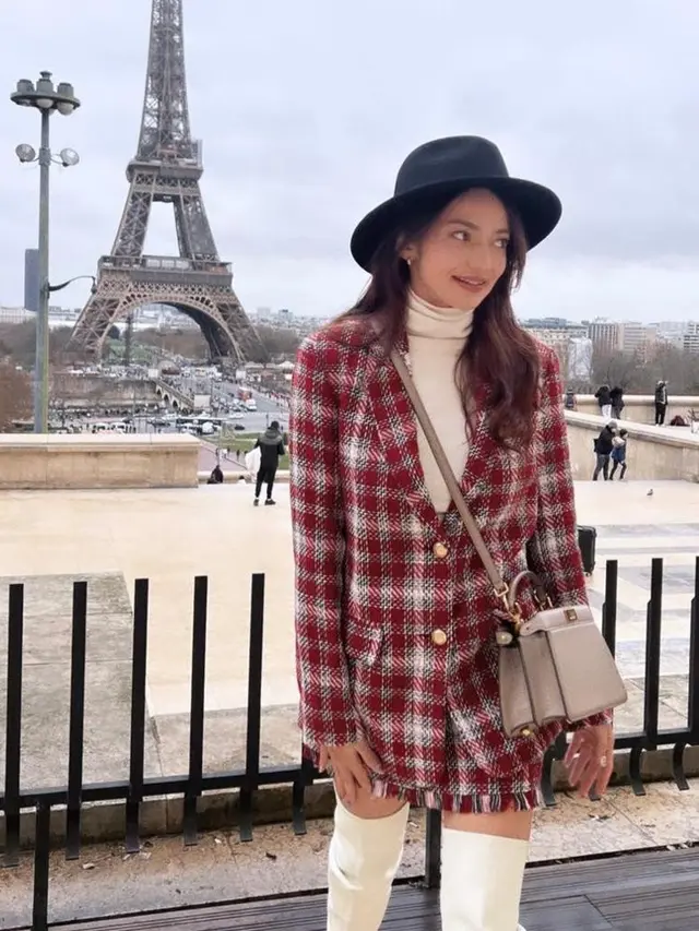 8 Potret Cantik Enzy Storia Liburan Keliling Eropa Bareng Bestie, Gayanya Selalu On Point!