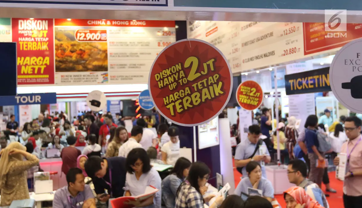 Salah satu promo yang ditawarkan dalam Garuda Indonesia Travel Fair (GATF) 2018 di Jakarta Covention Centre, Jumat (5/4). Selain itu GATF 2018 juga mengikutsertakan beberapa mitra binaan Garuda Indonesia dari berbagai daerah. (Liputan6.com/Angga Yuniar)