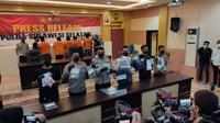 Konferensi pers kasus pembunuhan pegawai dishub Makassar (Liputan6.com/Fauzan)