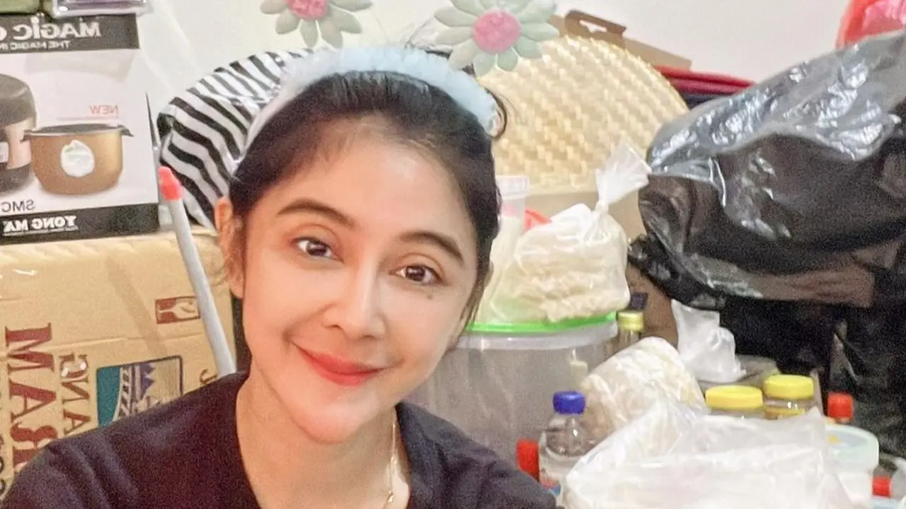 Uut Permatasari dan Suami