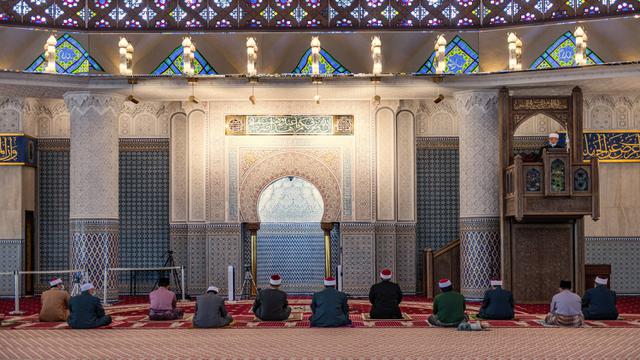 FOTO: Lockdown Dilonggarkan, Masjid Negara Malaysia Kembali Dibuka