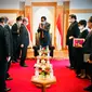 Presiden Joko Widodo atau Jokowi saat menerima kunjungan kehormatan Presiden Japan-Indonesia Association, Fukuda Yasuo, di Tokyo, Jepang, Rabu (22/7/2022). (Biro Pers Sekretariat Presiden)