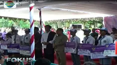 Jokowi dengan tegas menyatakan akan mencabut KIP jika digunakan untuk beli pulsa, bukan untuk keperluan sekolah.