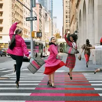 Kate Spade New York kembali memperkenalkan koleksi terbaru mereka untuk musim gugur 2021 melalui sebuah kampanye yang menyoroti seniman dengan kreativitas dan kebebasan mereka. Foto: Document/Kate Spade New York.