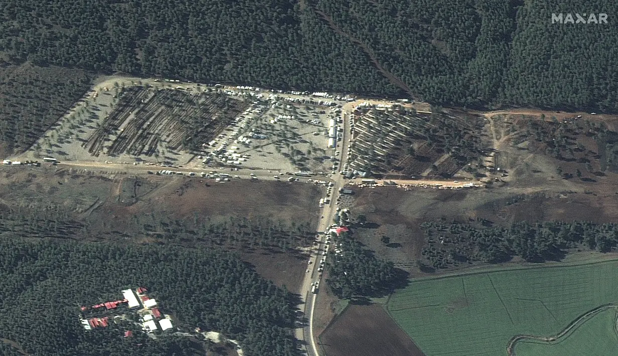 Gambar Citra satelit menunjukkan kuburan massal yang dibangun di dekat Kahramanmaras, Turki, Minggu, 12 Februari 2023. Sepasang gempa bumi pada 6 Februari menewaskan ribuan orang dan meruntuhkan ribuan bangunan di Turki tenggara dan Suriah utara. (Satellite image ©2023 Maxar Technologies via AP)