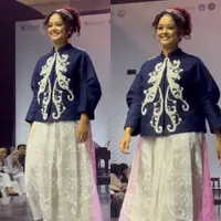 Putri Anies Baswedan, Mutiara tampil Bak Model di Runway. [Instagram]