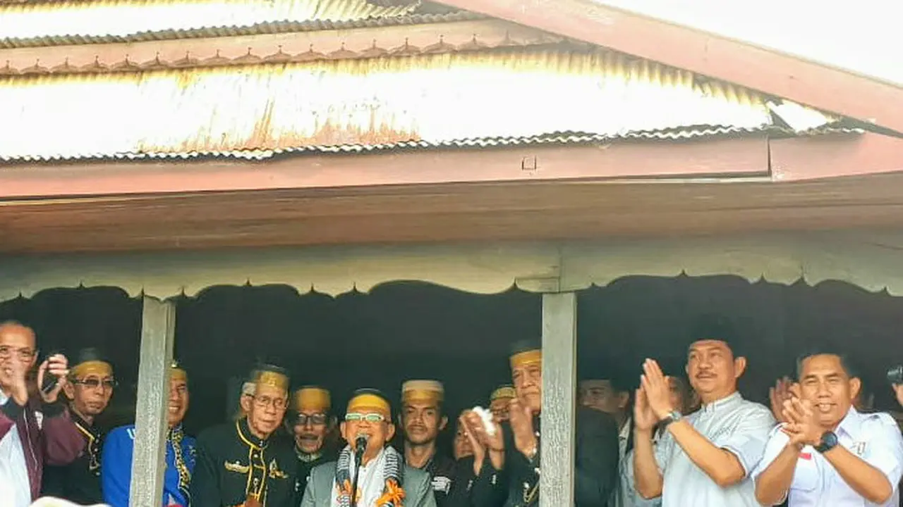 Cawapres Ma'ruf Amin mendapat gelar adat