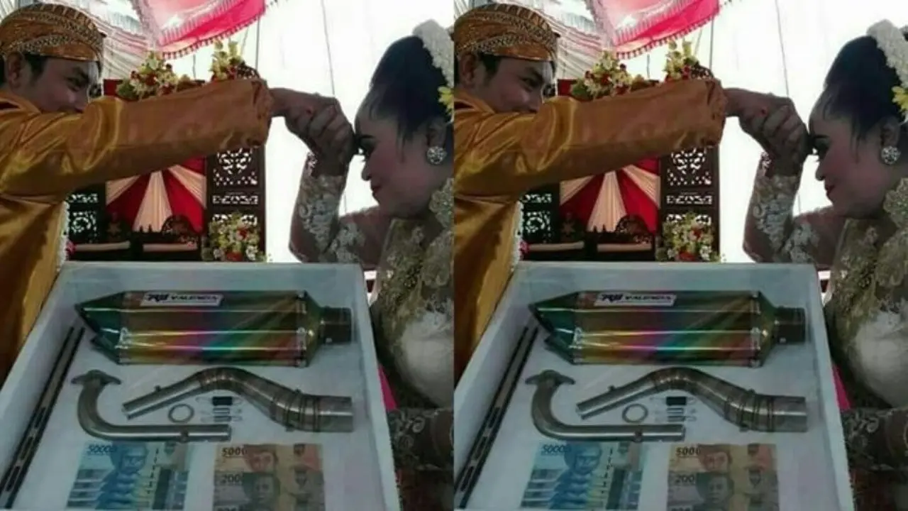 [Bintang] Pernikahan Unik, Pria Ini Jadikan Knalpot Sebagai Maskawin