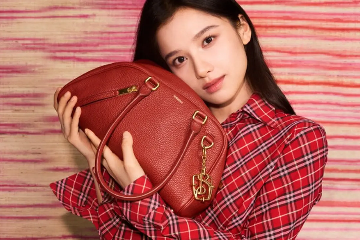 Burberry Luncurkan Koleksi Imlek